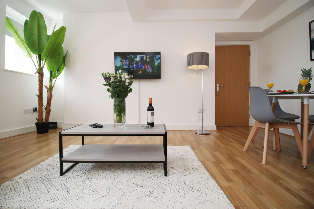 St Thomas Loft Views By Ssw - 2Br, Parking, Sleeps 4, Easy Access To City Centre, Marina, Beach And M4 Swansea Esterno foto