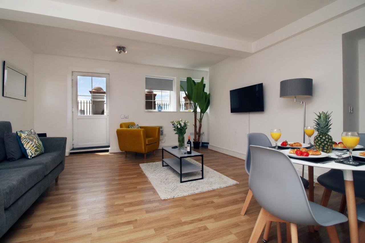 St Thomas Loft Views By Ssw - 2Br, Parking, Sleeps 4, Easy Access To City Centre, Marina, Beach And M4 Swansea Esterno foto