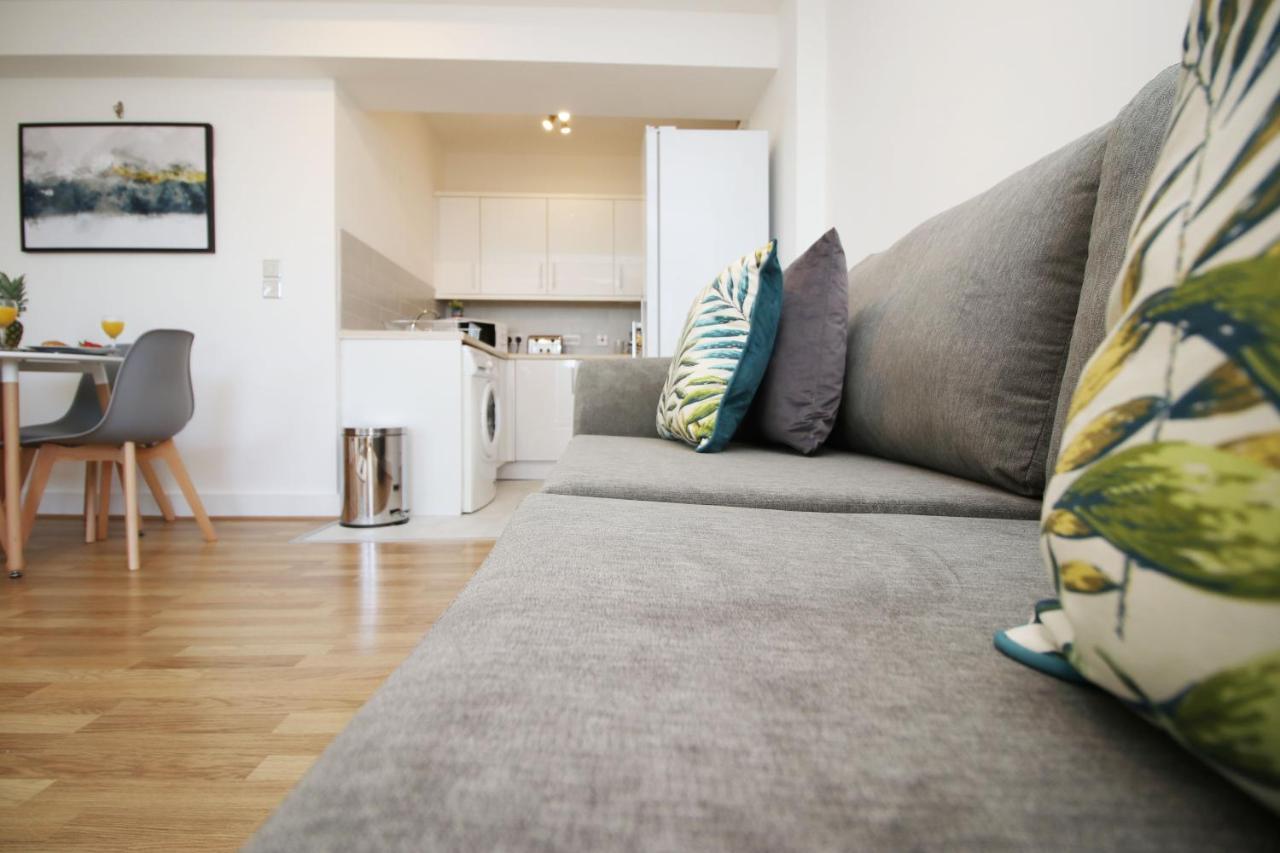 St Thomas Loft Views By Ssw - 2Br, Parking, Sleeps 4, Easy Access To City Centre, Marina, Beach And M4 Swansea Esterno foto