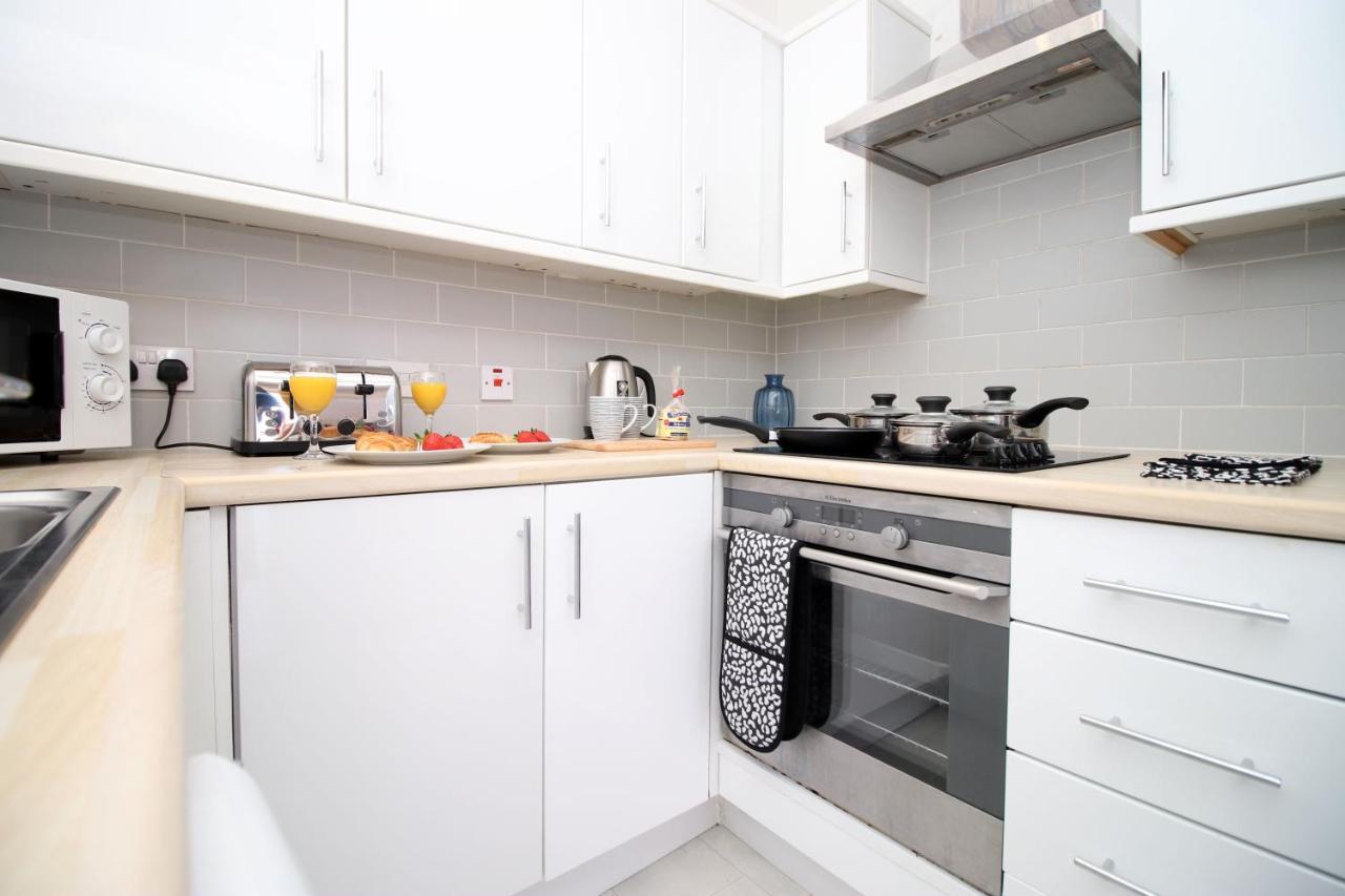 St Thomas Loft Views By Ssw - 2Br, Parking, Sleeps 4, Easy Access To City Centre, Marina, Beach And M4 Swansea Esterno foto