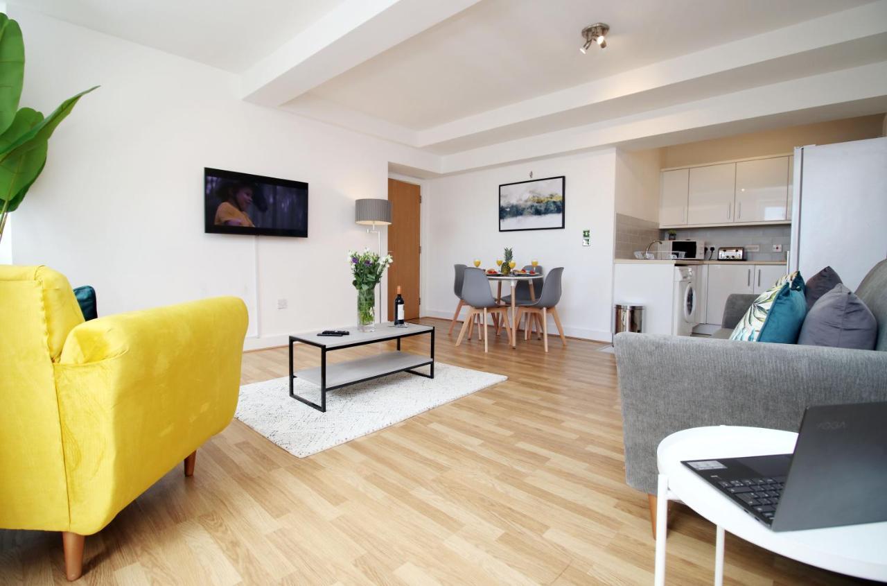St Thomas Loft Views By Ssw - 2Br, Parking, Sleeps 4, Easy Access To City Centre, Marina, Beach And M4 Swansea Esterno foto