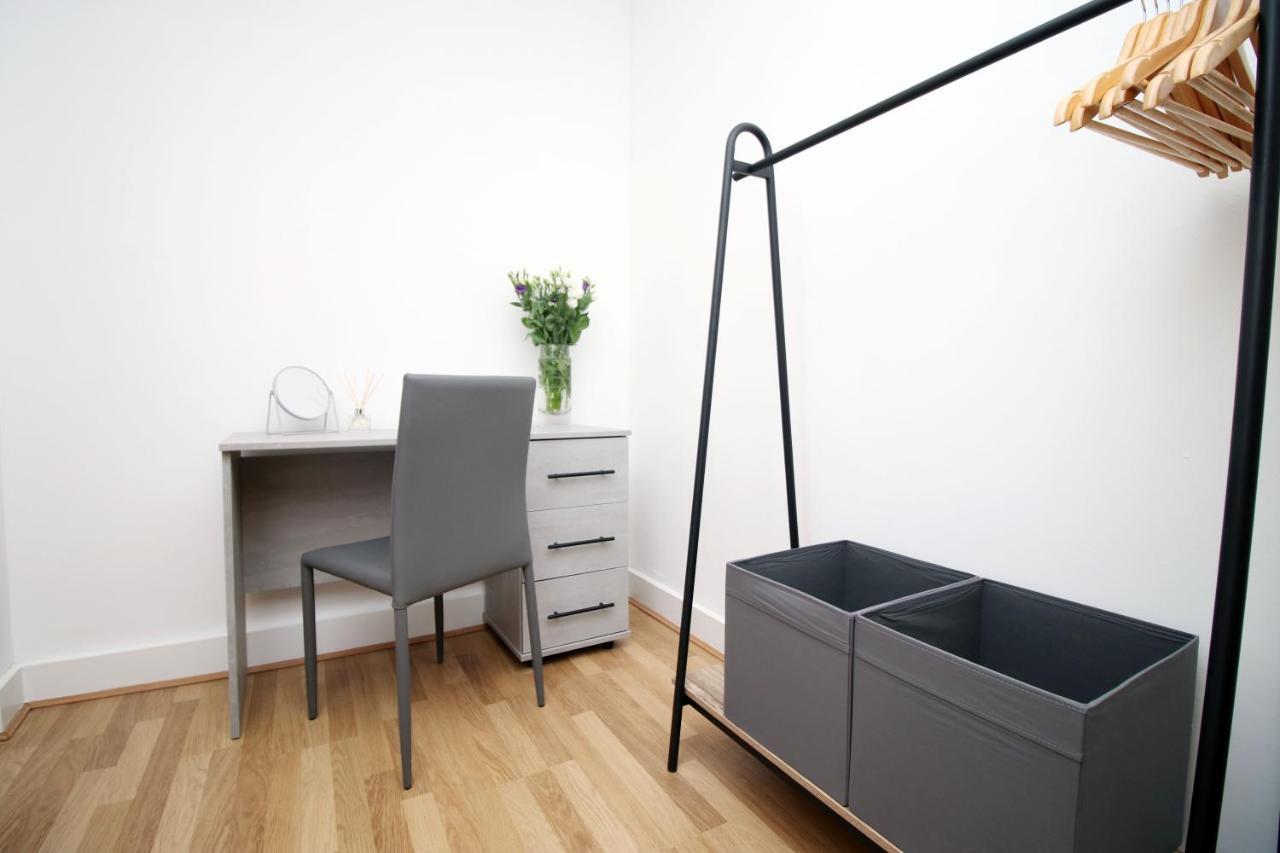 St Thomas Loft Views By Ssw - 2Br, Parking, Sleeps 4, Easy Access To City Centre, Marina, Beach And M4 Swansea Esterno foto