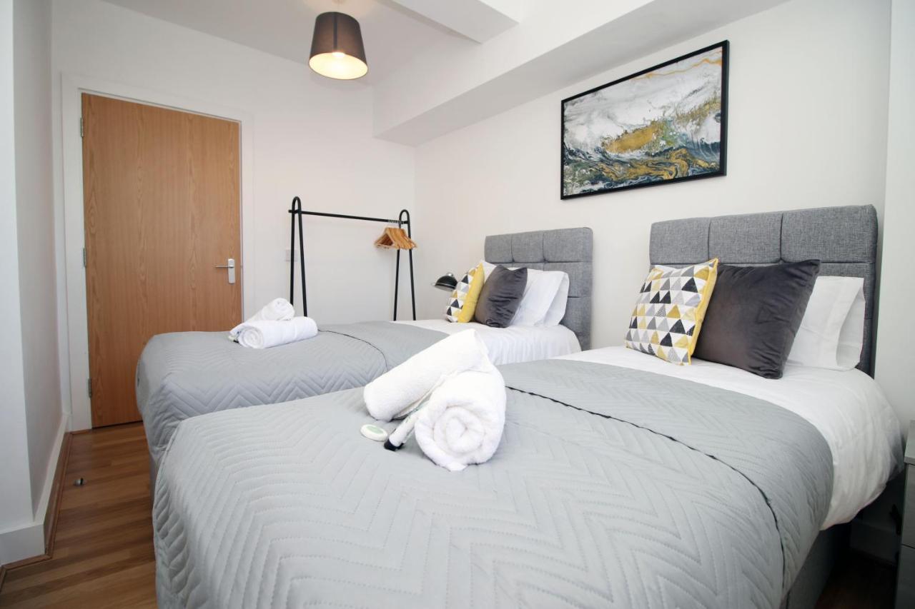 St Thomas Loft Views By Ssw - 2Br, Parking, Sleeps 4, Easy Access To City Centre, Marina, Beach And M4 Swansea Esterno foto
