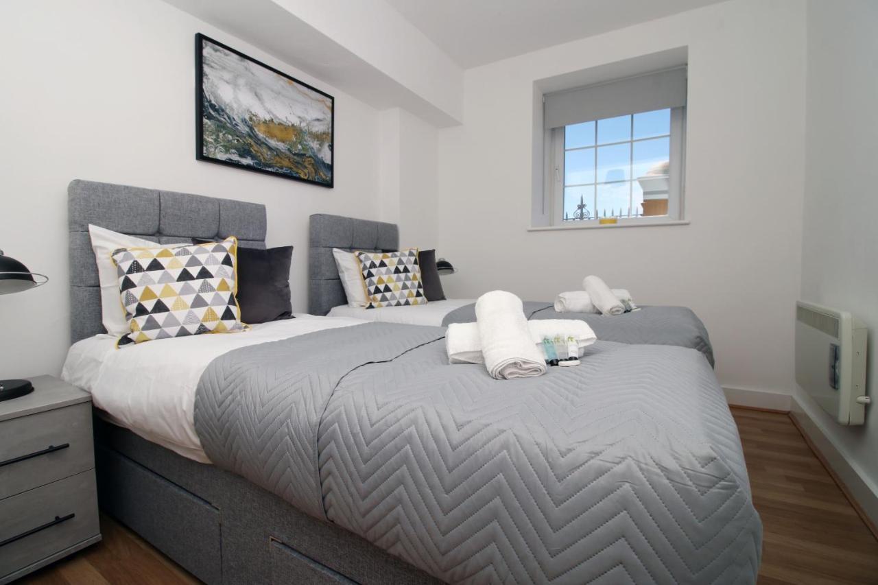 St Thomas Loft Views By Ssw - 2Br, Parking, Sleeps 4, Easy Access To City Centre, Marina, Beach And M4 Swansea Esterno foto