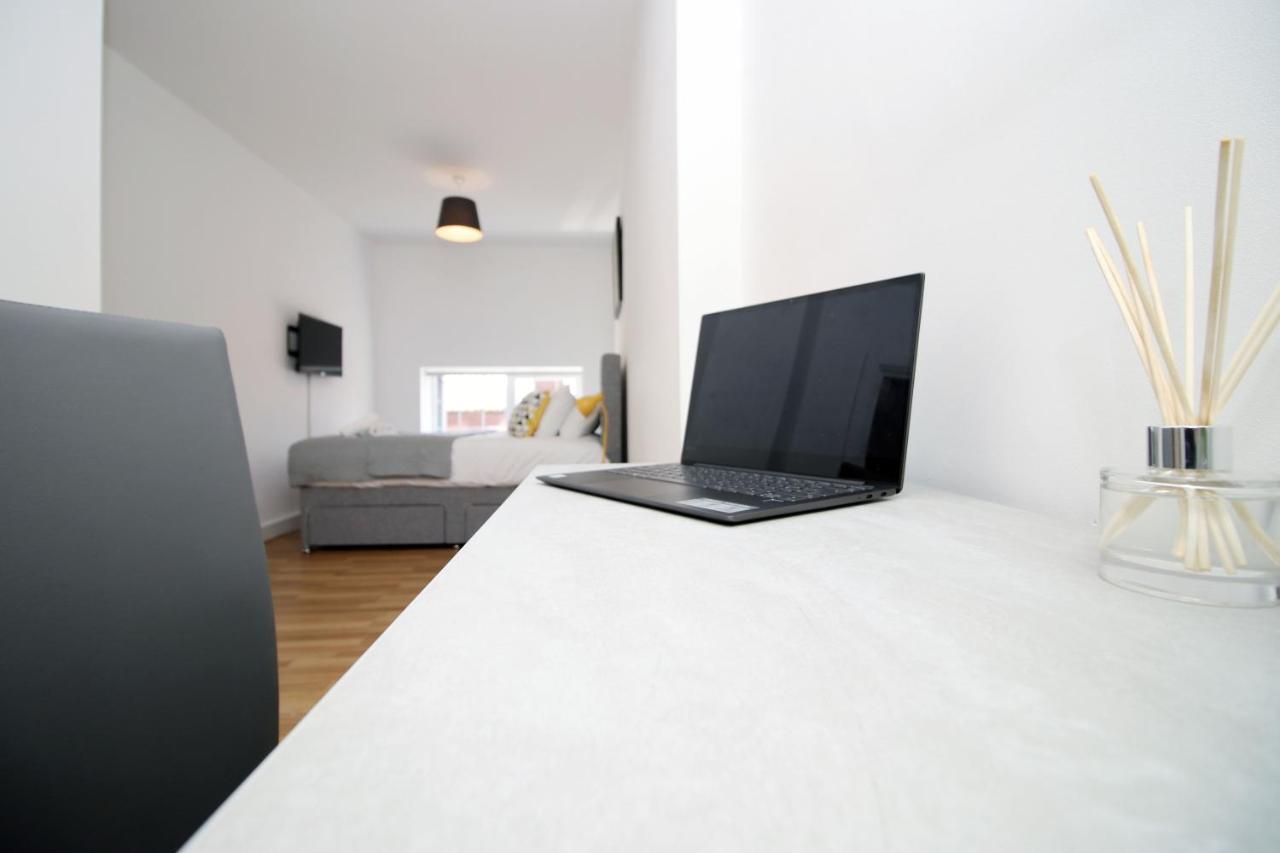 St Thomas Loft Views By Ssw - 2Br, Parking, Sleeps 4, Easy Access To City Centre, Marina, Beach And M4 Swansea Esterno foto