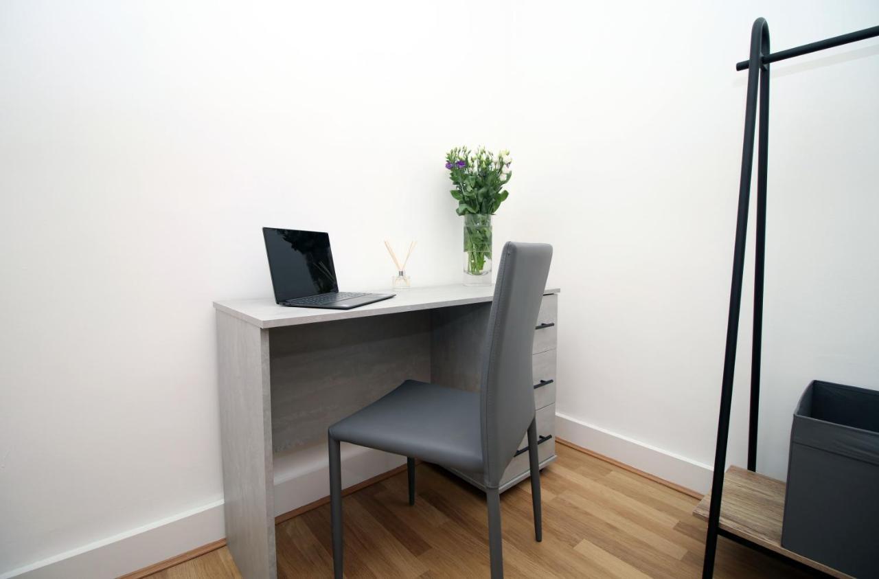St Thomas Loft Views By Ssw - 2Br, Parking, Sleeps 4, Easy Access To City Centre, Marina, Beach And M4 Swansea Esterno foto