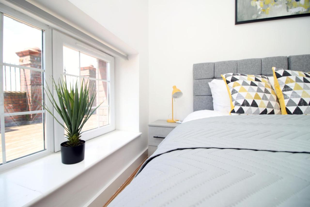 St Thomas Loft Views By Ssw - 2Br, Parking, Sleeps 4, Easy Access To City Centre, Marina, Beach And M4 Swansea Esterno foto